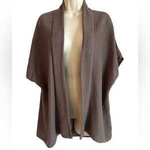 Old navy on hunter green knit-like short sleeve cardigan size M